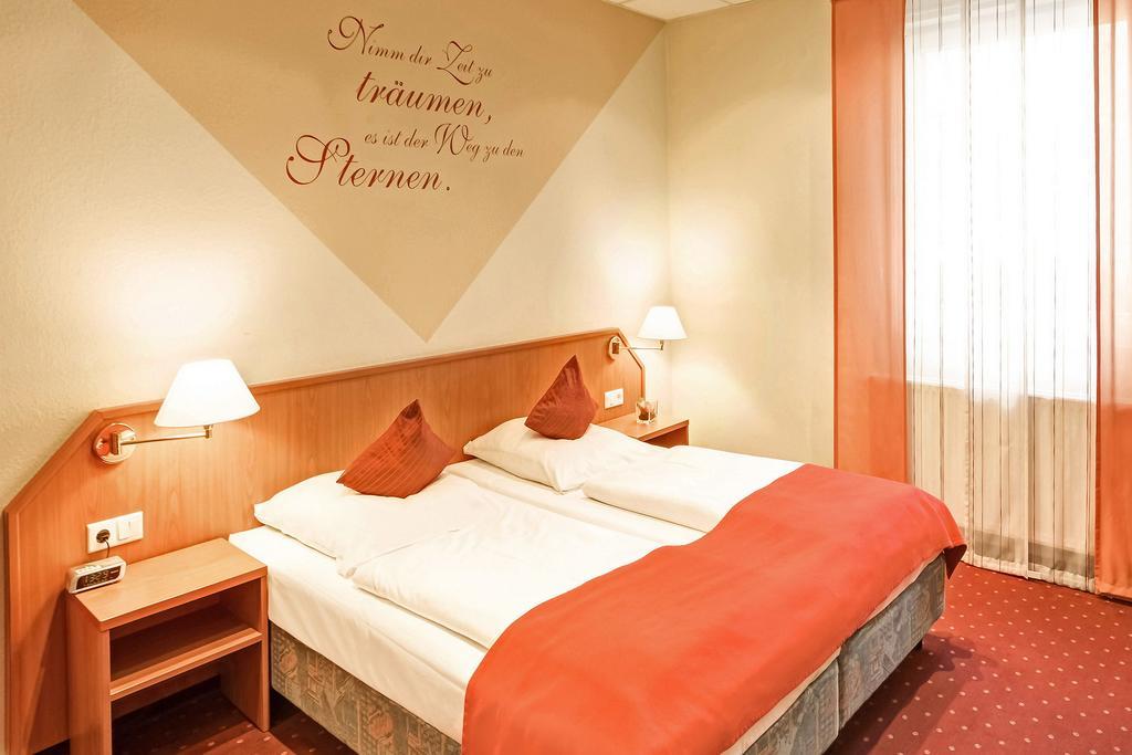 Hotel Restaurant Zum Werdersee Бремен Экстерьер фото