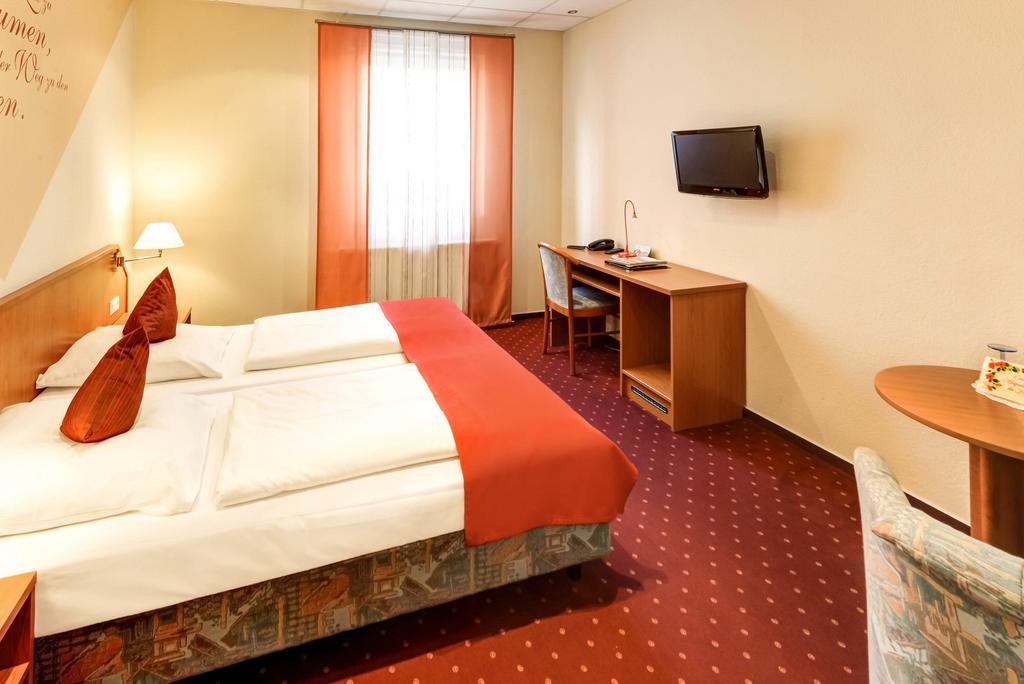 Hotel Restaurant Zum Werdersee Бремен Экстерьер фото
